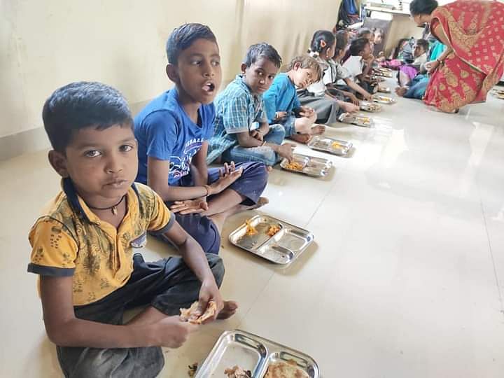 Healthy food in slum school
